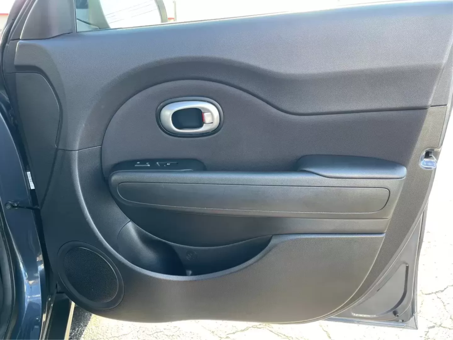 2016 Kia Soul + (KNDJP3A58G7) with an 2.0L L4 DOHC 16V engine, 6-Speed Automatic transmission, located at 880 E. National Road, Vandalia, OH, 45377, (937) 908-9800, 39.891918, -84.183594 - Photo#19