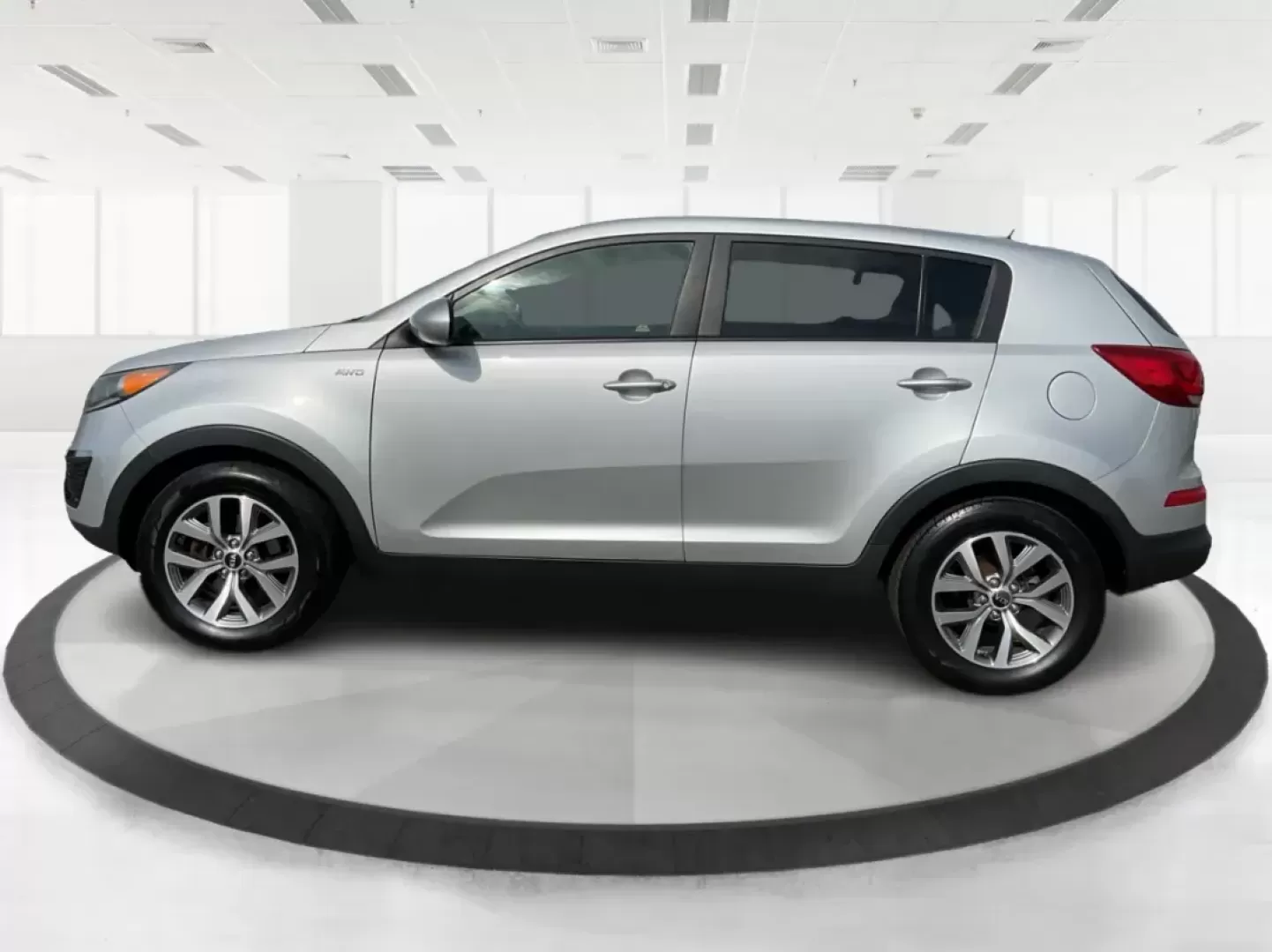 2016 Kia Sportage LX (KNDPBCAC1G7) with an 2.4L I-4 gasoline direct injection engine, located at 401 Woodman Dr, Riverside, OH, 45431, (937) 908-9800, 39.760899, -84.123421 - Photo#5