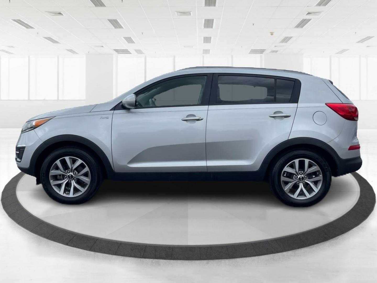 2016 Kia Sportage LX AWD (KNDPBCAC3G7) with an 2.4L V6 DOHC 24V engine, 6-Speed Automatic transmission, located at 4508 South Dixie Dr, Moraine, OH, 45439, (937) 908-9800, 39.689976, -84.218452 - Photo#5