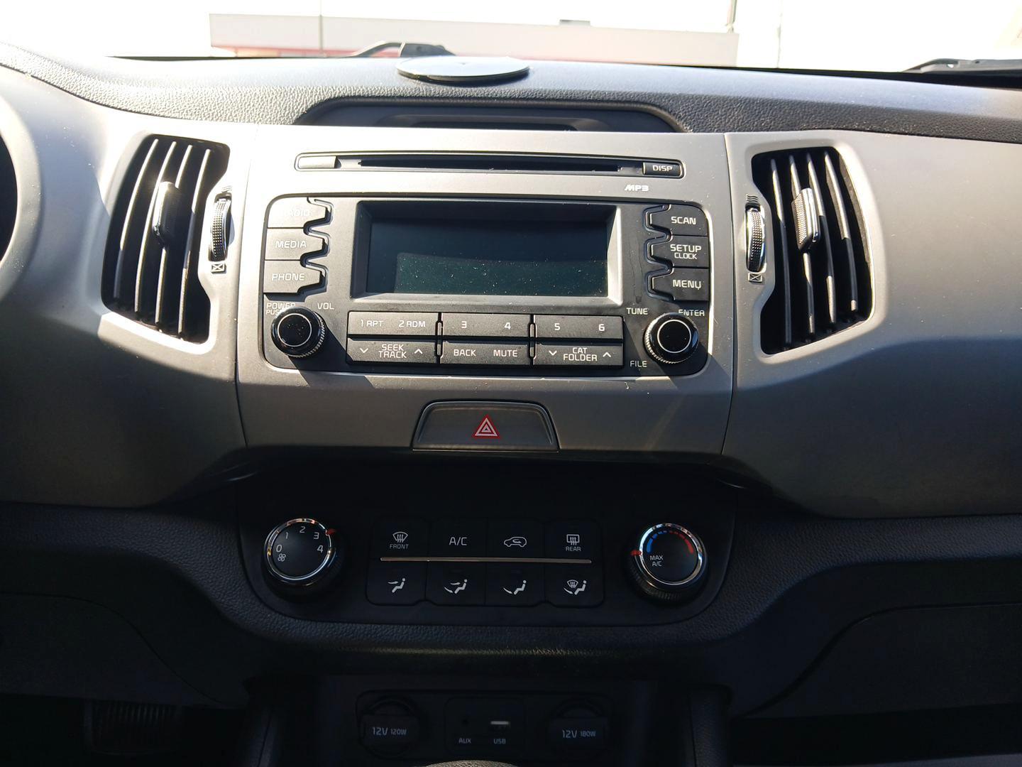2016 Kia Sportage LX FWD (KNDPB3AC7G7) with an 2.4L V6 DOHC 24V engine, 6-Speed Automatic transmission, located at 8750 N County Rd 25A, Piqua, OH, 45356, (937) 908-9800, 40.164391, -84.232513 - Photo#12