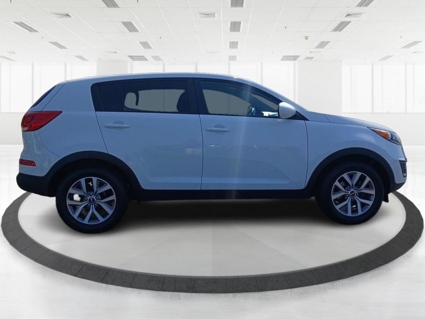2016 Kia Sportage LX FWD (KNDPB3AC7G7) with an 2.4L V6 DOHC 24V engine, 6-Speed Automatic transmission, located at 8750 N County Rd 25A, Piqua, OH, 45356, (937) 908-9800, 40.164391, -84.232513 - Photo#1