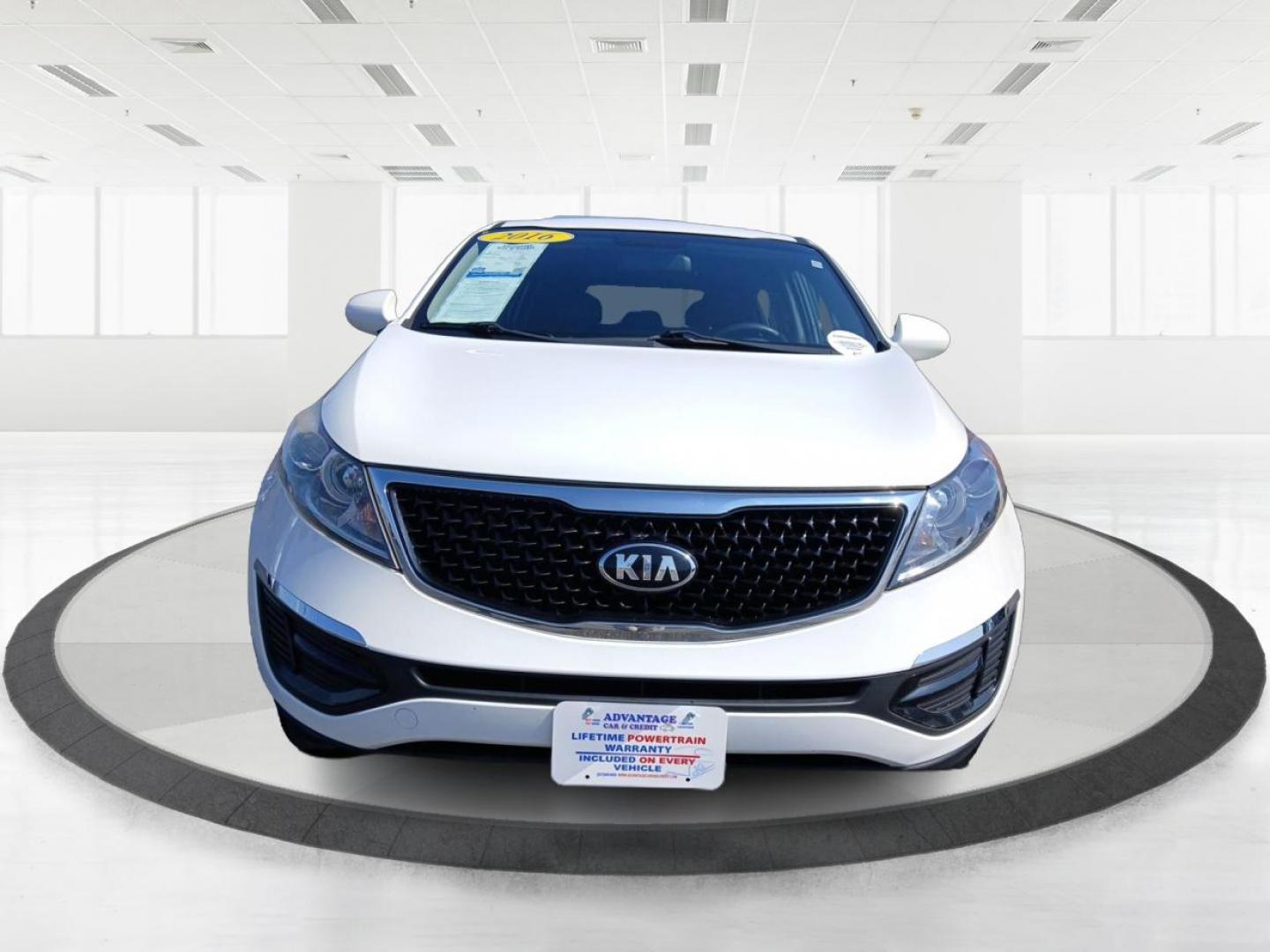 2016 Kia Sportage LX FWD (KNDPB3AC7G7) with an 2.4L V6 DOHC 24V engine, 6-Speed Automatic transmission, located at 8750 N County Rd 25A, Piqua, OH, 45356, (937) 908-9800, 40.164391, -84.232513 - Photo#6