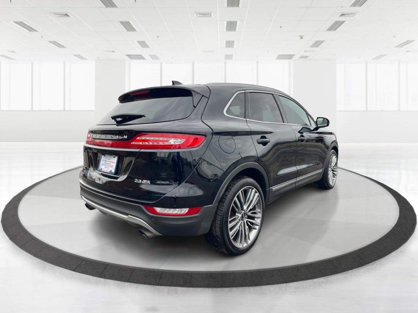 2016 Lincoln Mkc Reserve (5LMTJ3DH5GU) with an Other engine, located at 1230 East Main St, Xenia, OH, 45385, (937) 908-9800, 39.688026, -83.910172 - Photo#2