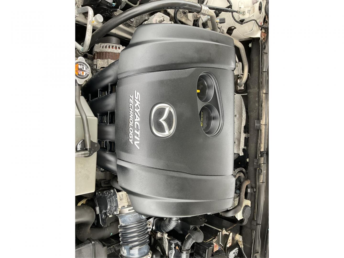 2016 Mazda Mazda3 i Sport (3MZBM1T74GM) with an SKYACTIV-G 2L I-4 gasoline direct injection engine, located at 1230 East Main St, Xenia, OH, 45385, (937) 908-9800, 39.688026, -83.910172 - Photo#10