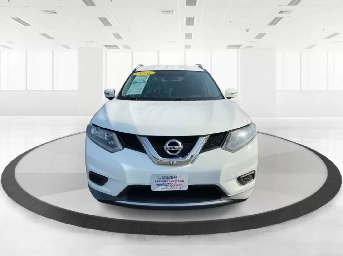 2016 Nissan Rogue SV (KNMAT2MV5GP) with an 2.5L I-4 DOHC engine, located at 8750 N County Rd 25A, Piqua, OH, 45356, (937) 908-9800, 40.164391, -84.232513 - Photo#7