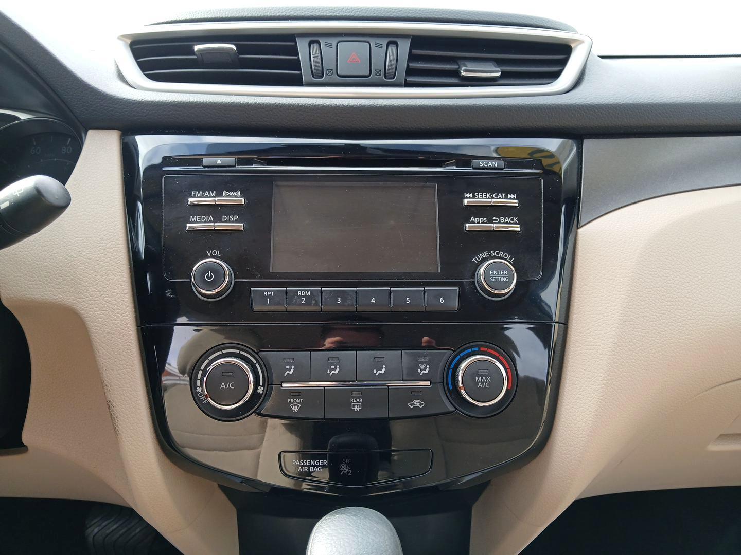 2016 Nissan Rogue S AWD (JN8AT2MV9GW) with an 2.5L L4 DOHC 16V engine, Continuously Variable Transmission transmission, located at 1184 Kauffman Ave, Fairborn, OH, 45324, (937) 908-9800, 39.807072, -84.030914 - Photo#12