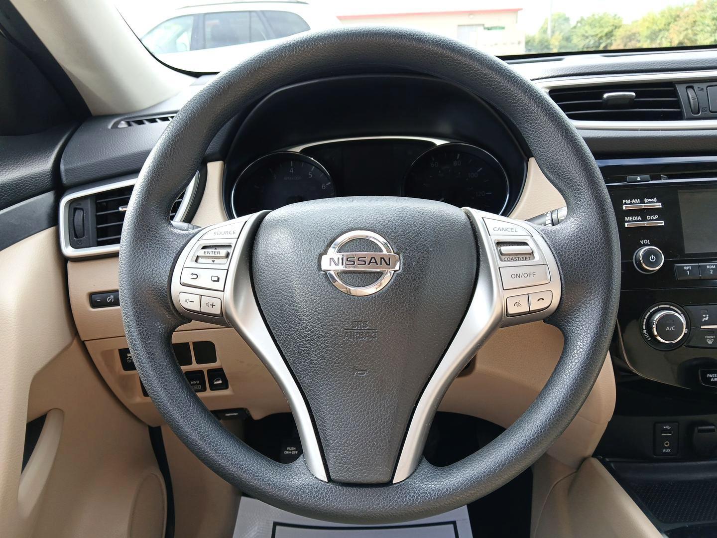2016 Nissan Rogue S AWD (JN8AT2MV9GW) with an 2.5L L4 DOHC 16V engine, Continuously Variable Transmission transmission, located at 1184 Kauffman Ave, Fairborn, OH, 45324, (937) 908-9800, 39.807072, -84.030914 - Photo#15