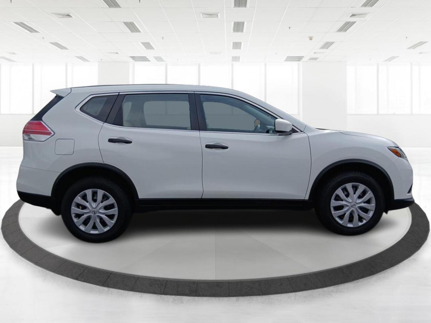 2016 Nissan Rogue S AWD (JN8AT2MV9GW) with an 2.5L L4 DOHC 16V engine, Continuously Variable Transmission transmission, located at 1184 Kauffman Ave, Fairborn, OH, 45324, (937) 908-9800, 39.807072, -84.030914 - Photo#1