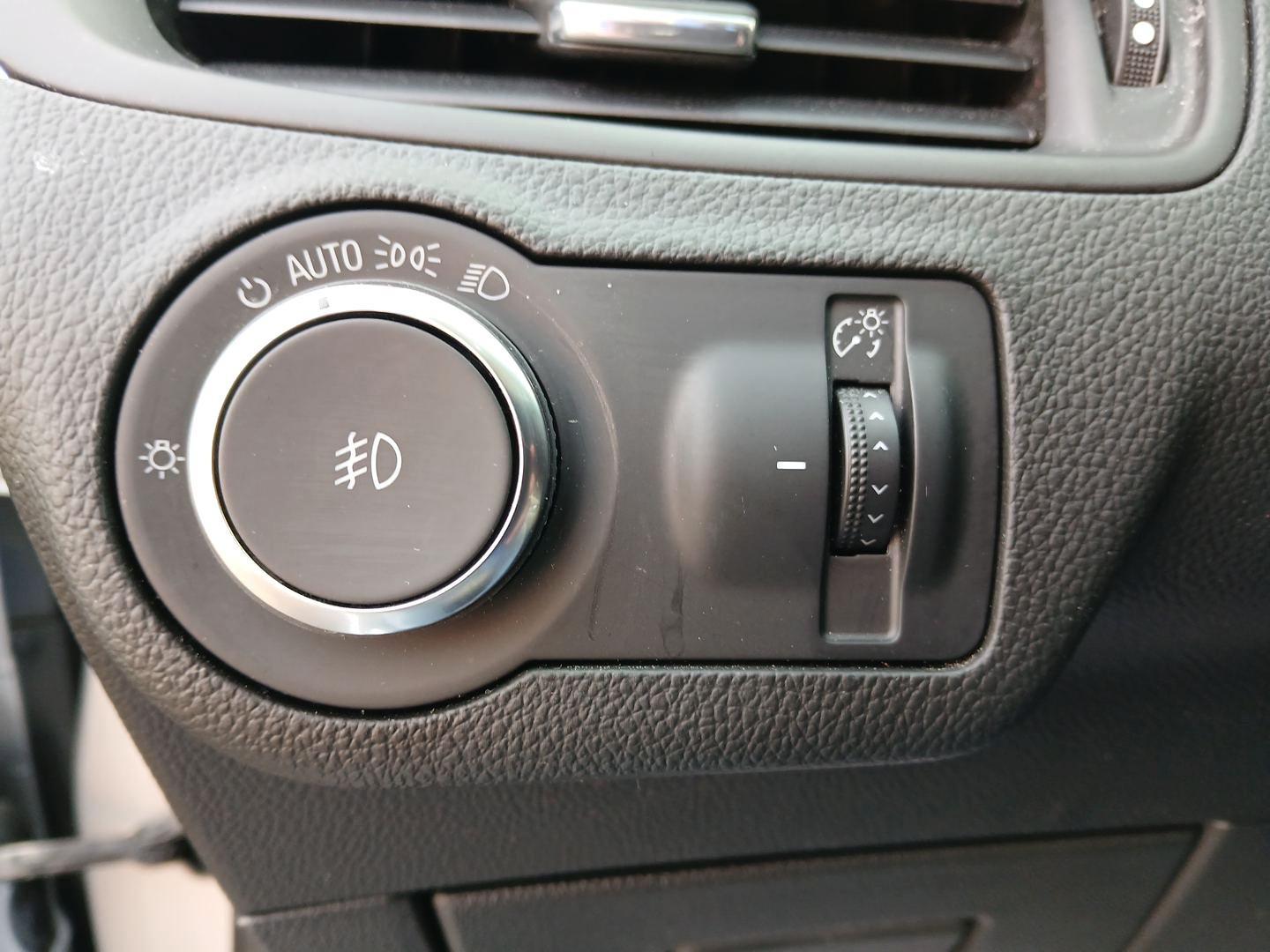 2017 Buick Envision Preferred AWD (LRBFXCSA3HD) with an 2.5L L4 DOHC 24V engine, 6-Speed Automatic transmission, located at 1230 East Main St, Xenia, OH, 45385, (937) 908-9800, 39.688026, -83.910172 - Photo#16