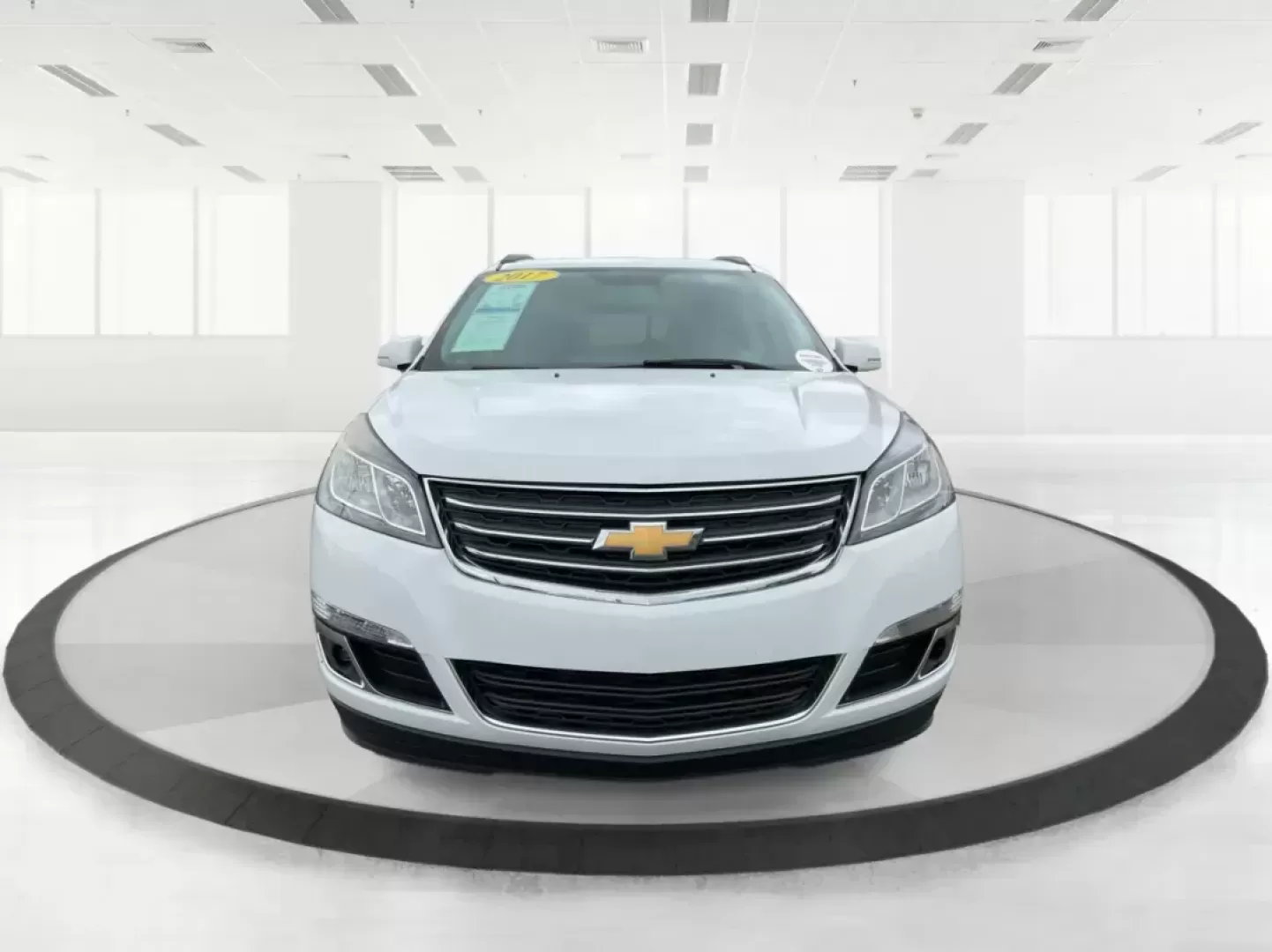 2017 Chevrolet Traverse 1LT (1GNKRGKD3HJ) with an 3.6L V-6 gasoline direct injection engine, located at 401 Woodman Dr, Riverside, OH, 45431, (937) 908-9800, 39.760899, -84.123421 - Photo#5