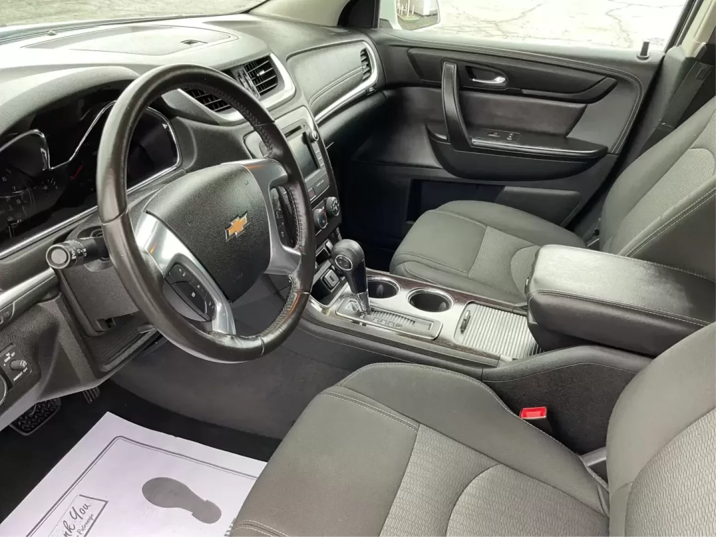 2017 Chevrolet Traverse 1LT (1GNKRGKD3HJ) with an 3.6L V-6 gasoline direct injection engine, located at 401 Woodman Dr, Riverside, OH, 45431, (937) 908-9800, 39.760899, -84.123421 - Photo#7