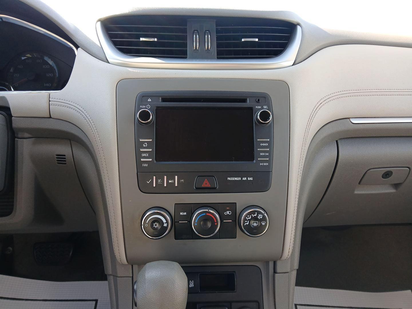 2017 Chevrolet Traverse LS AWD w/PDC (1GNKVFED0HJ) with an 3.6L V6 DOHC 24V engine, 6-Speed Automatic transmission, located at 1230 East Main St, Xenia, OH, 45385, (937) 908-9800, 39.688026, -83.910172 - Photo#12