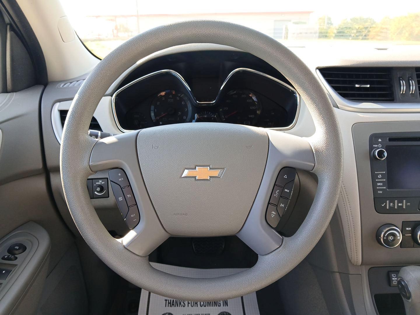 2017 Chevrolet Traverse LS AWD w/PDC (1GNKVFED0HJ) with an 3.6L V6 DOHC 24V engine, 6-Speed Automatic transmission, located at 1230 East Main St, Xenia, OH, 45385, (937) 908-9800, 39.688026, -83.910172 - Photo#15