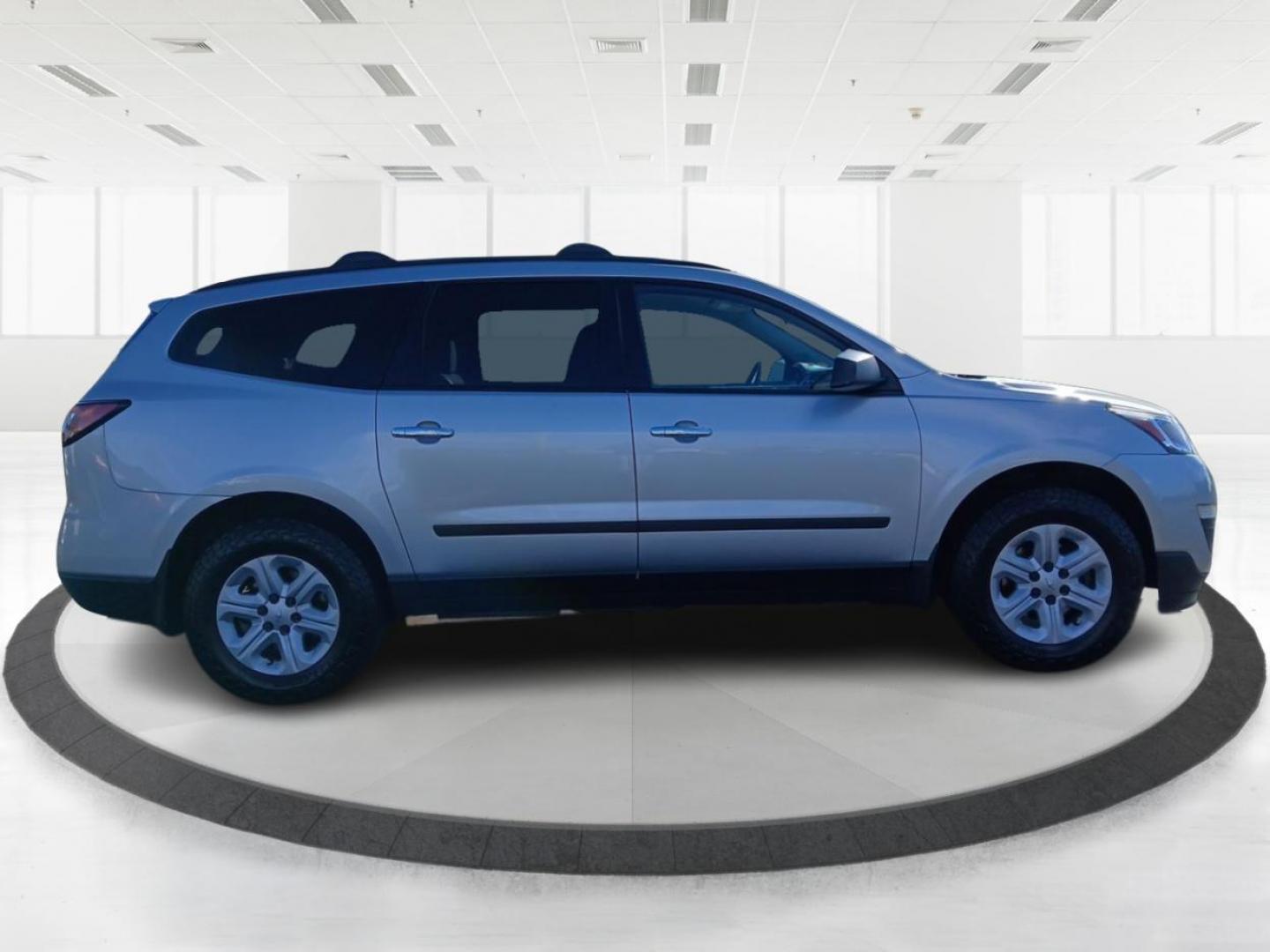 2017 Chevrolet Traverse LS AWD w/PDC (1GNKVFED0HJ) with an 3.6L V6 DOHC 24V engine, 6-Speed Automatic transmission, located at 1230 East Main St, Xenia, OH, 45385, (937) 908-9800, 39.688026, -83.910172 - Photo#1