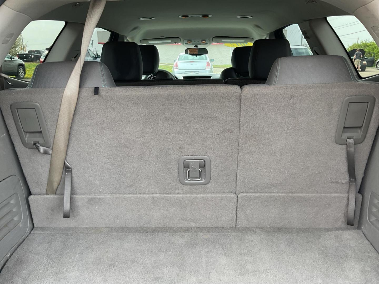 2017 Chevrolet Traverse LS (1GNKRFED9HJ) with an 3.6L V-6 gasoline direct injection engine, located at 1230 East Main St, Xenia, OH, 45385, (937) 908-9800, 39.688026, -83.910172 - Photo#11