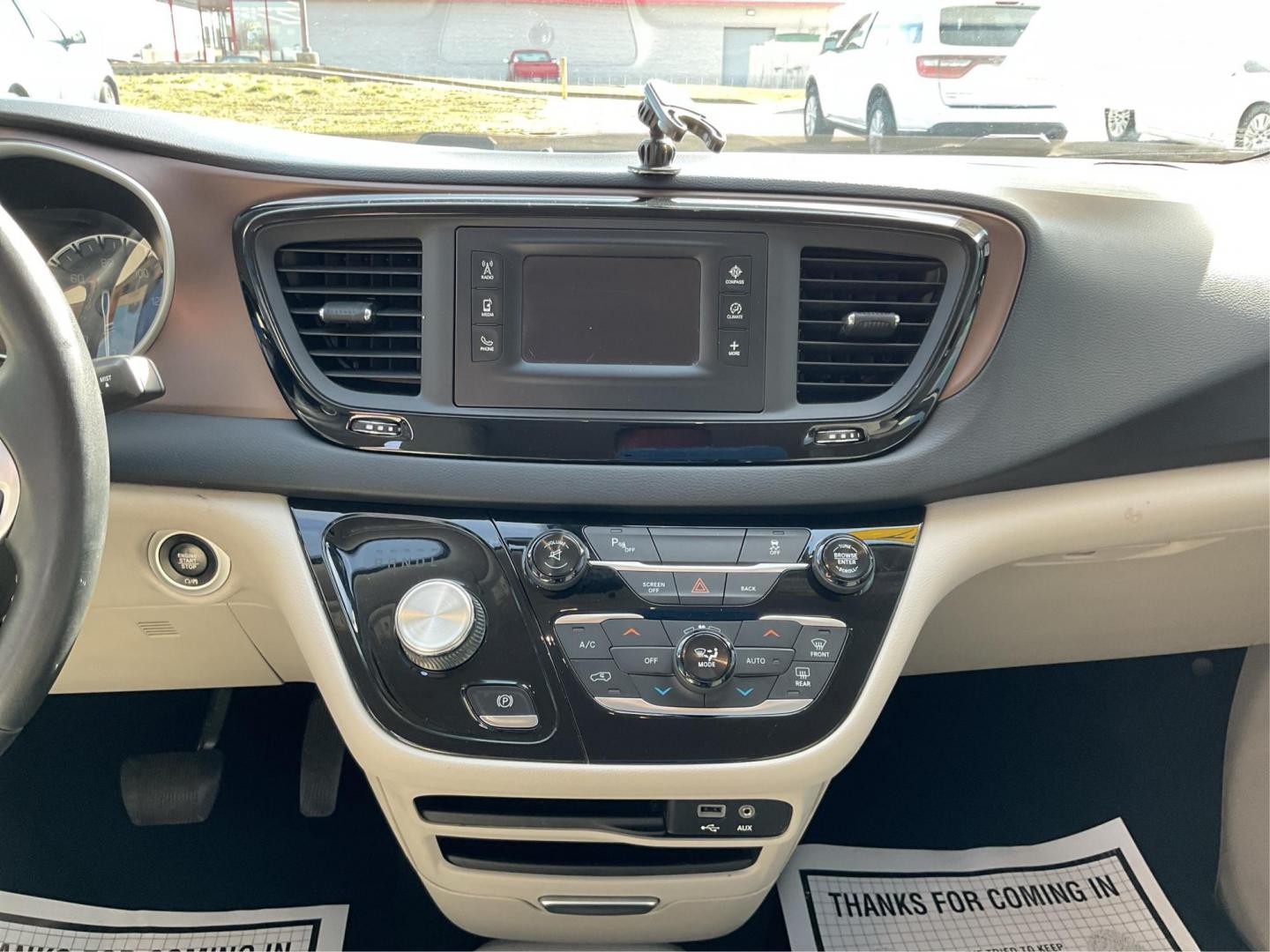 2017 Chrysler Pacifica Touring-L (2C4RC1BG7HR) with an 3.6L V-6 DOHC engine, located at 880 E. National Road, Vandalia, OH, 45377, (937) 908-9800, 39.891918, -84.183594 - Photo#12