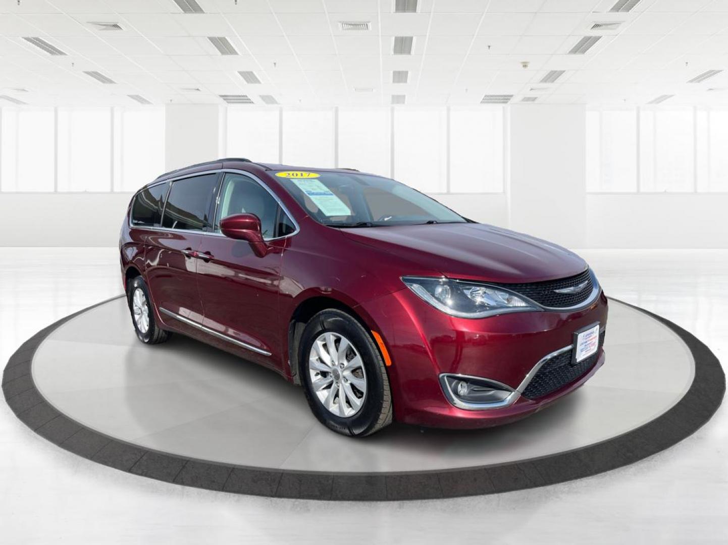 2017 Chrysler Pacifica Touring-L (2C4RC1BG2HR) with an 3.6L V-6 DOHC engine, located at 1230 East Main St, Xenia, OH, 45385, (937) 908-9800, 39.688026, -83.910172 - Photo#0
