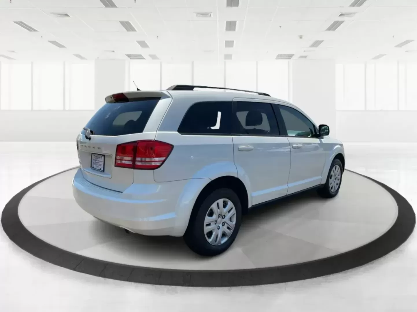 2017 Dodge Journey SE (3C4PDCAB2HT) with an 2.4L L4 DOHC 16V engine, 4-Speed Automatic transmission, located at 1951 S Dayton Lakeview Rd., New Carlisle, OH, 45344, (937) 908-9800, 39.890999, -84.050255 - Photo#2