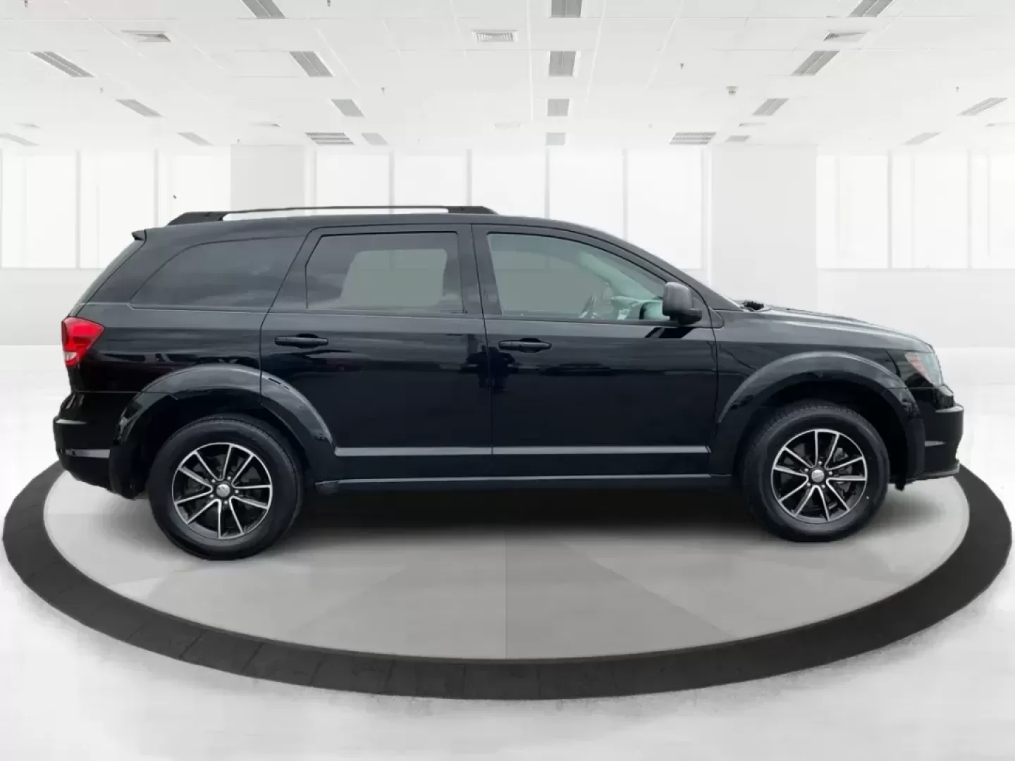 2017 Dodge Journey SE AWD (3C4PDDAG3HT) with an Pentastar 3.6L V-6 DOHC engine, located at 1951 S Dayton Lakeview Rd., New Carlisle, OH, 45344, (937) 908-9800, 39.890999, -84.050255 - Photo#1