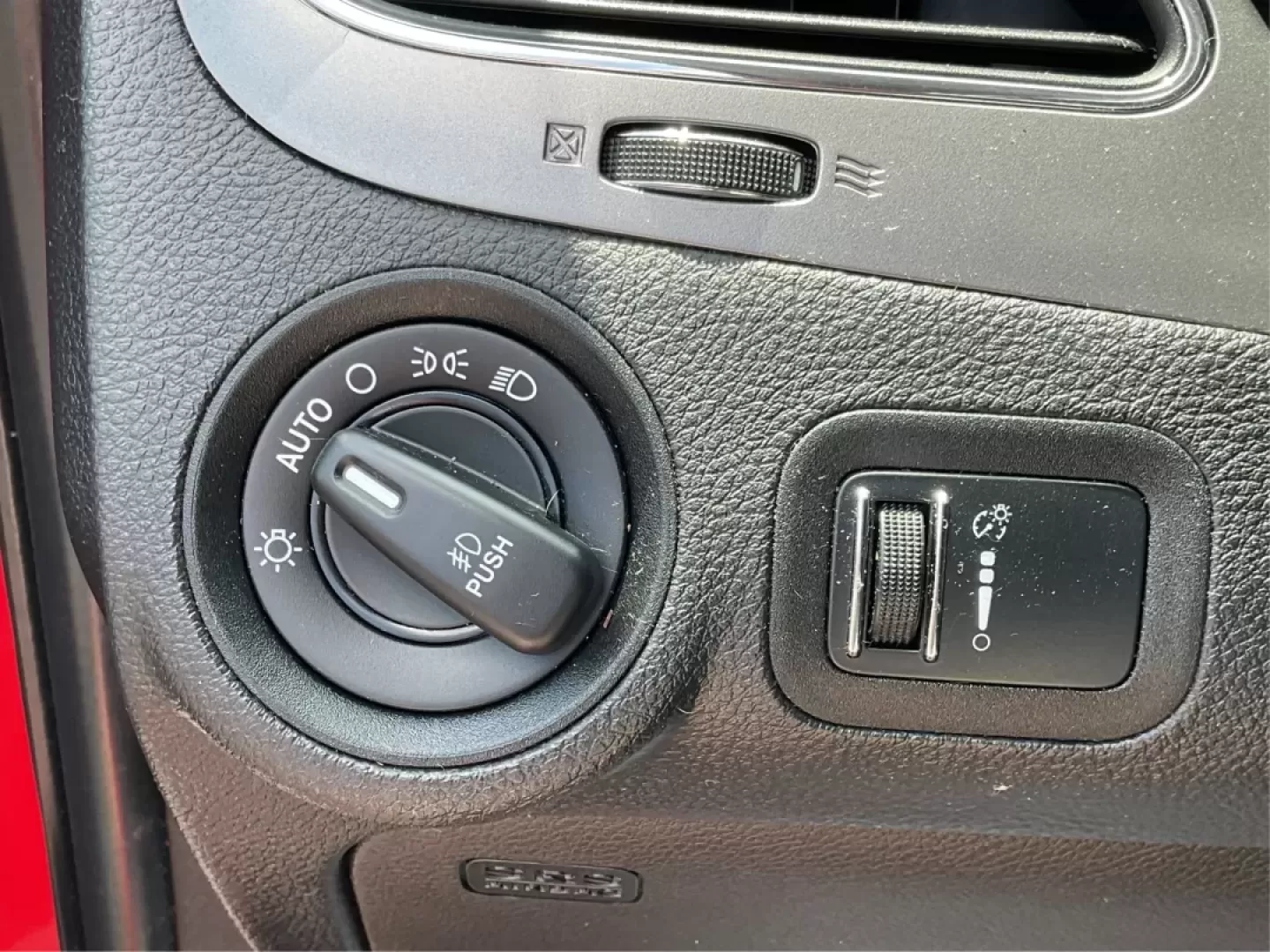 2017 Dodge Journey Crossroad Plus AWD (3C4PDDGG2HT) with an Pentastar 3.6L V-6 DOHC engine, located at 4508 South Dixie Dr, Moraine, OH, 45439, (937) 908-9800, 39.689976, -84.218452 - Photo#17