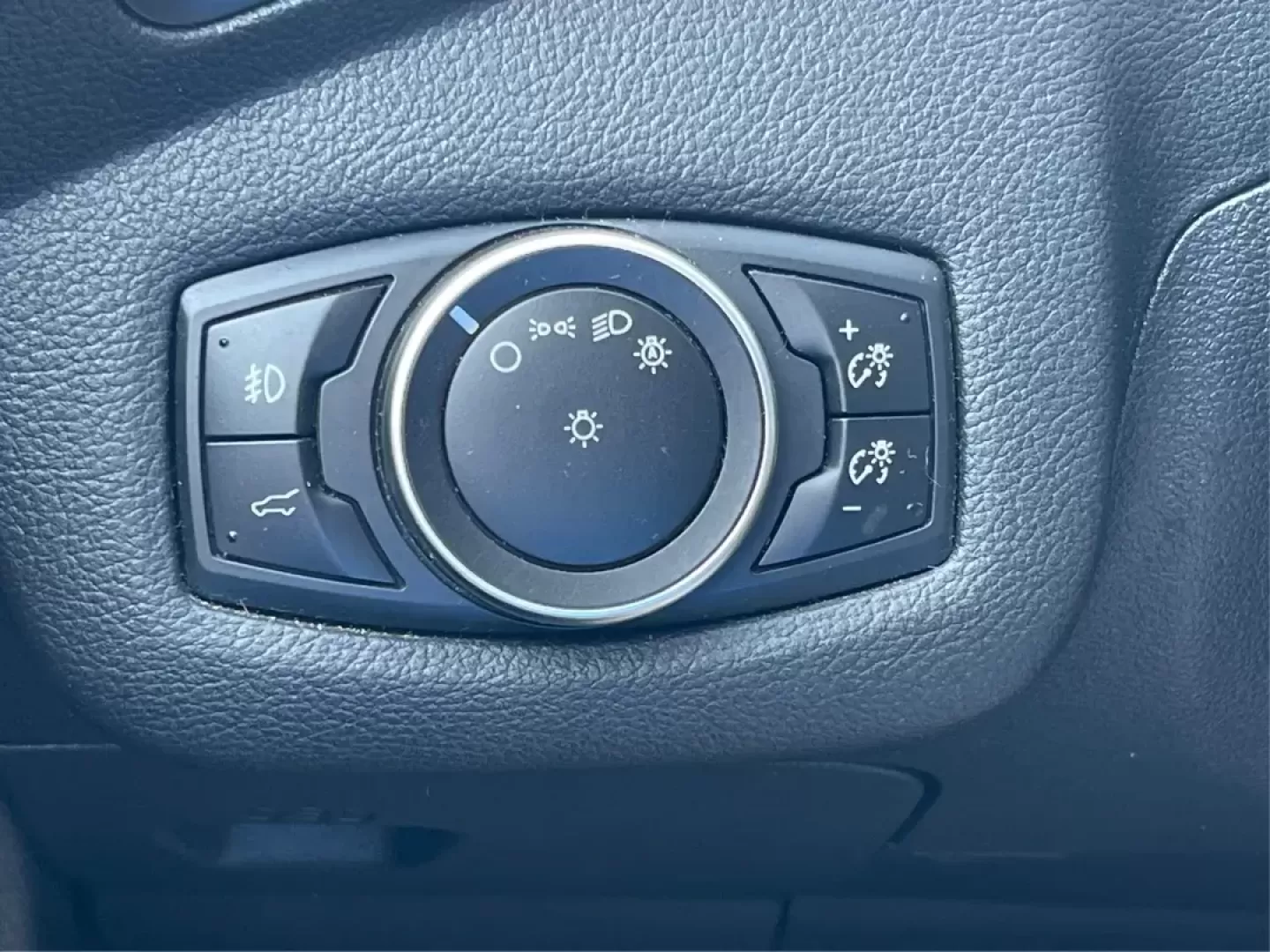 2017 Ford Escape SE (1FMCU0GDXHU) with an Other engine, located at 8750 N County Rd 25A, Piqua, OH, 45356, (937) 908-9800, 40.164391, -84.232513 - Photo#16