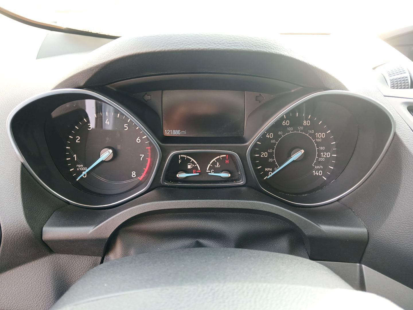 2017 Ford Escape SE 4WD (1FMCU9GD6HU) with an 1.5L L4 DOHC 16V engine, 6-Speed Automatic transmission, located at 1230 East Main St, Xenia, OH, 45385, (937) 908-9800, 39.688026, -83.910172 - Photo#14