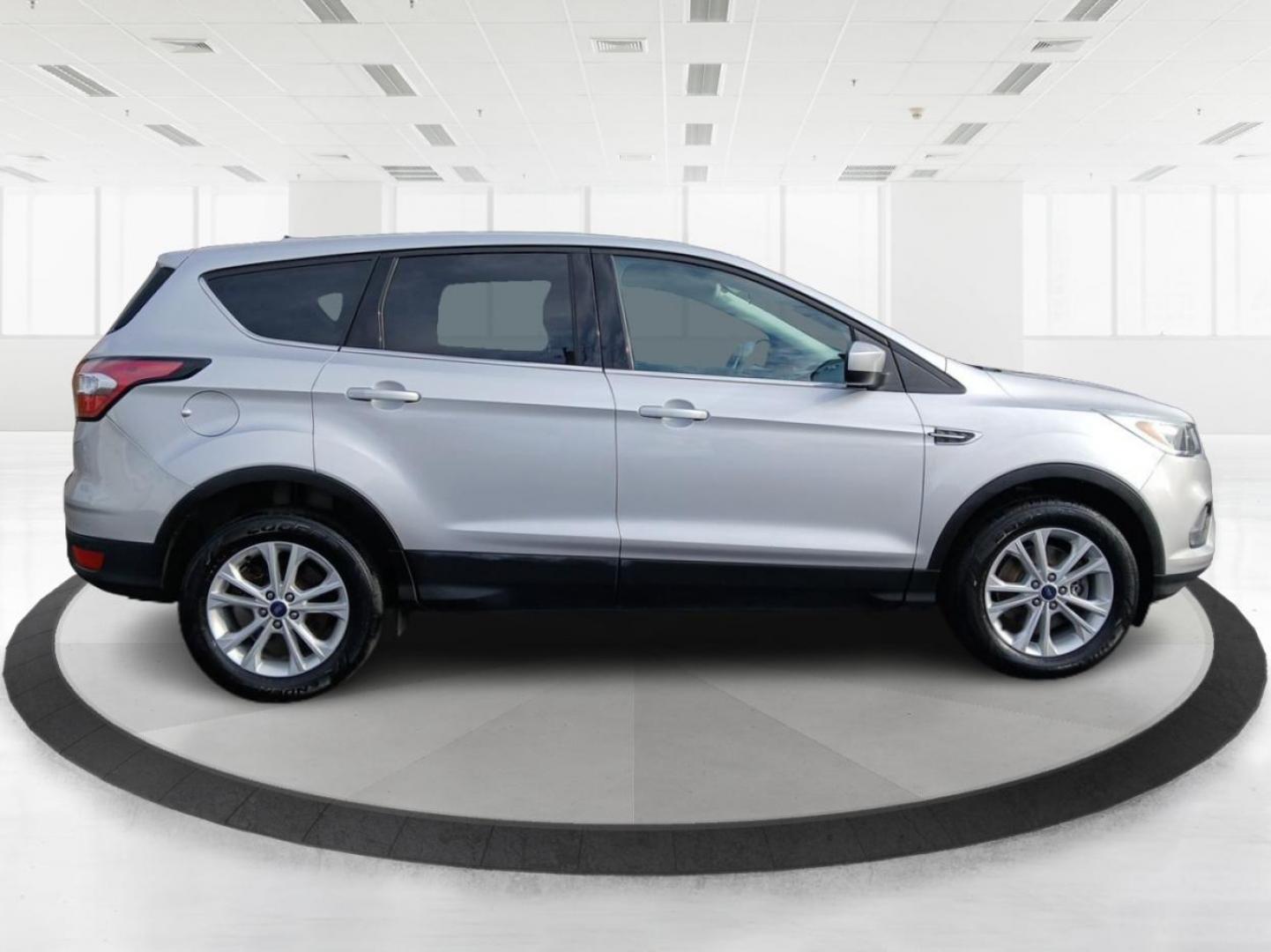 2017 Ford Escape SE 4WD (1FMCU9GD6HU) with an 1.5L L4 DOHC 16V engine, 6-Speed Automatic transmission, located at 1230 East Main St, Xenia, OH, 45385, (937) 908-9800, 39.688026, -83.910172 - Photo#1