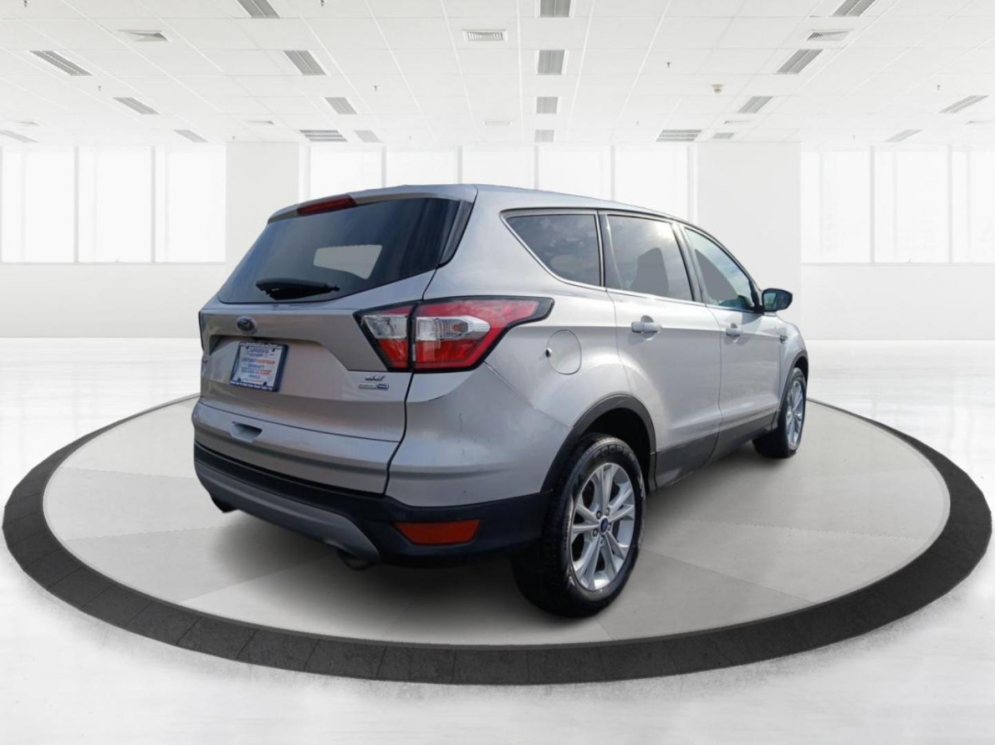 2017 Ford Escape SE 4WD (1FMCU9GD6HU) with an 1.5L L4 DOHC 16V engine, 6-Speed Automatic transmission, located at 1230 East Main St, Xenia, OH, 45385, (937) 908-9800, 39.688026, -83.910172 - Photo#2