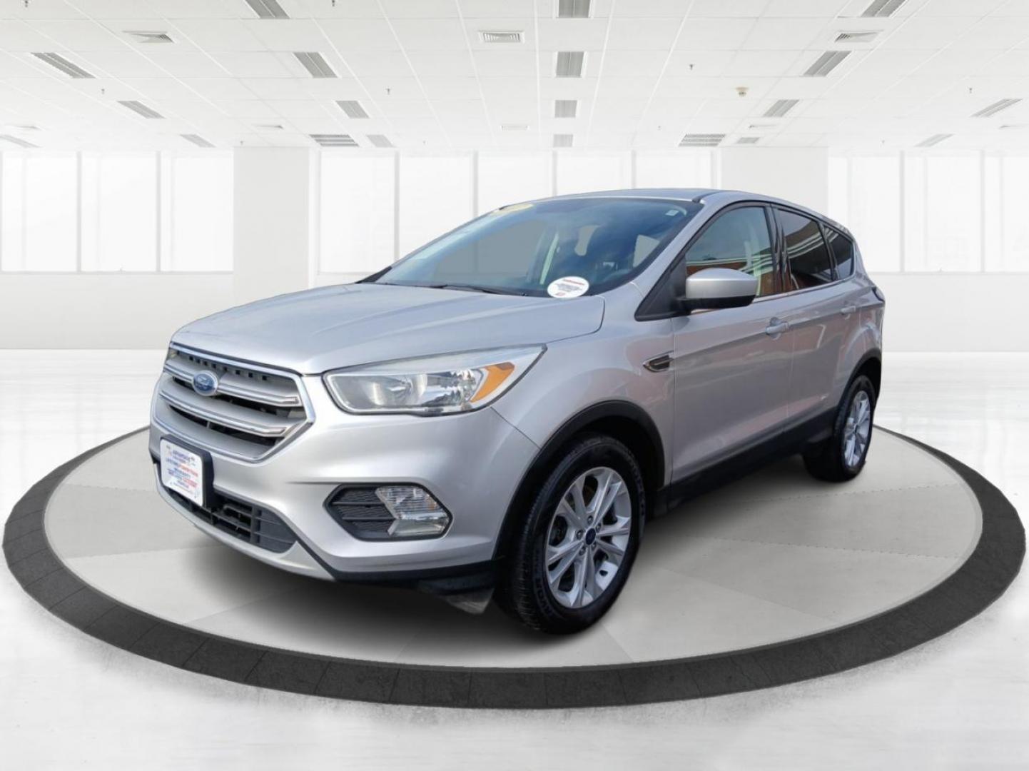 2017 Ford Escape SE 4WD (1FMCU9GD6HU) with an 1.5L L4 DOHC 16V engine, 6-Speed Automatic transmission, located at 1230 East Main St, Xenia, OH, 45385, (937) 908-9800, 39.688026, -83.910172 - Photo#7