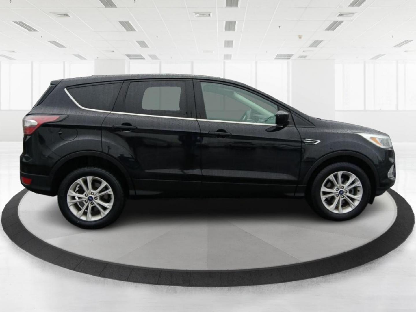 2017 Ford Escape SE FWD (1FMCU0GD3HU) with an 1.5L L4 DOHC 16V engine, 6-Speed Automatic transmission, located at 880 E. National Road, Vandalia, OH, 45377, (937) 908-9800, 39.891918, -84.183594 - Photo#1