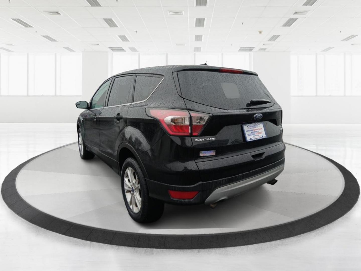 2017 Ford Escape SE FWD (1FMCU0GD3HU) with an 1.5L L4 DOHC 16V engine, 6-Speed Automatic transmission, located at 880 E. National Road, Vandalia, OH, 45377, (937) 908-9800, 39.891918, -84.183594 - Photo#3