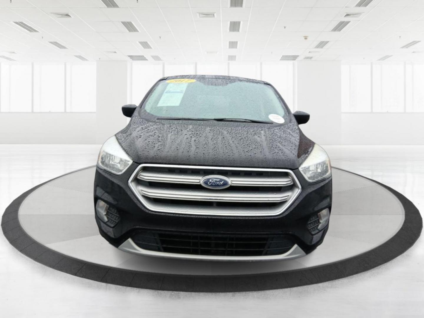 2017 Ford Escape SE FWD (1FMCU0GD3HU) with an 1.5L L4 DOHC 16V engine, 6-Speed Automatic transmission, located at 880 E. National Road, Vandalia, OH, 45377, (937) 908-9800, 39.891918, -84.183594 - Photo#5
