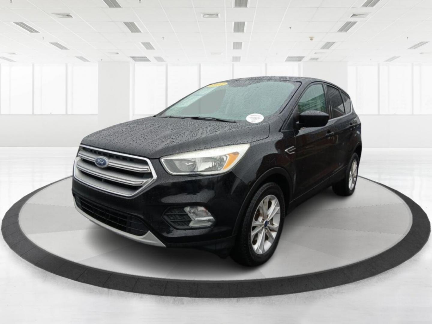 2017 Ford Escape SE FWD (1FMCU0GD3HU) with an 1.5L L4 DOHC 16V engine, 6-Speed Automatic transmission, located at 880 E. National Road, Vandalia, OH, 45377, (937) 908-9800, 39.891918, -84.183594 - Photo#6