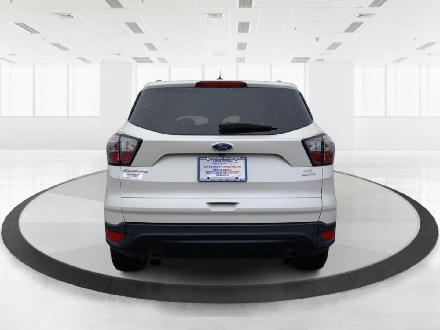 2017 Ford Escape SE FWD (1FMCU0GDXHU) with an 1.5L L4 DOHC 16V engine, 6-Speed Automatic transmission, located at 880 E. National Road, Vandalia, OH, 45377, (937) 908-9800, 39.891918, -84.183594 - Photo#3