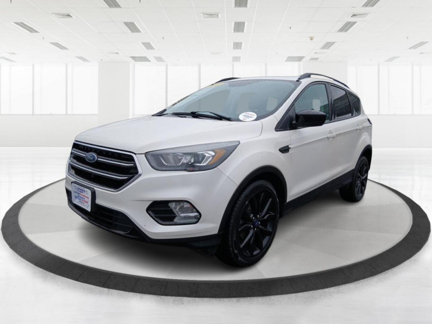 2017 Ford Escape SE FWD (1FMCU0GDXHU) with an 1.5L L4 DOHC 16V engine, 6-Speed Automatic transmission, located at 880 E. National Road, Vandalia, OH, 45377, (937) 908-9800, 39.891918, -84.183594 - Photo#7