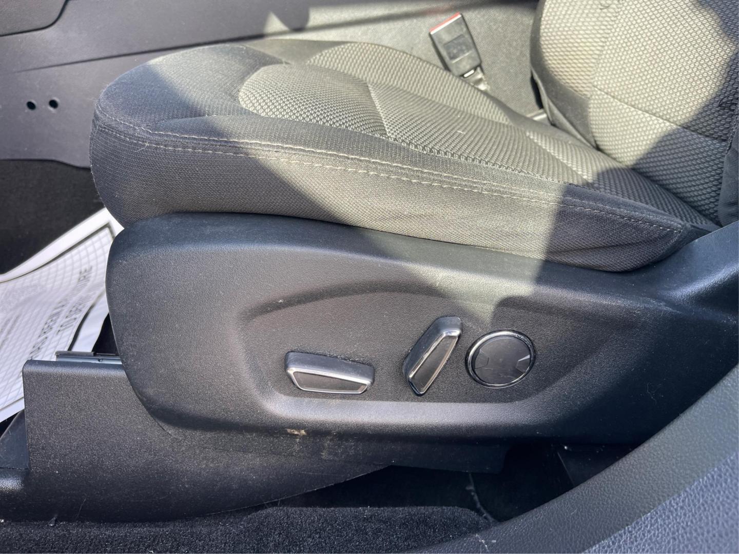 2017 Ford Explorer XLT (1FM5K8D83HG) with an 3.5L V-6 DOHC engine, located at 8750 N County Rd 25A, Piqua, OH, 45356, (937) 908-9800, 40.164391, -84.232513 - Photo#16