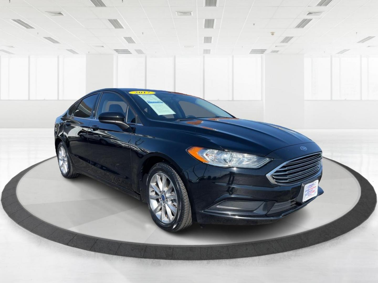 2017 Ford Fusion SE (3FA6P0HD1HR) with an 1.5L L4 DOHC 16V engine, 6-Speed Automatic transmission, located at 1230 East Main St, Xenia, OH, 45385, (937) 908-9800, 39.688026, -83.910172 - Photo#0