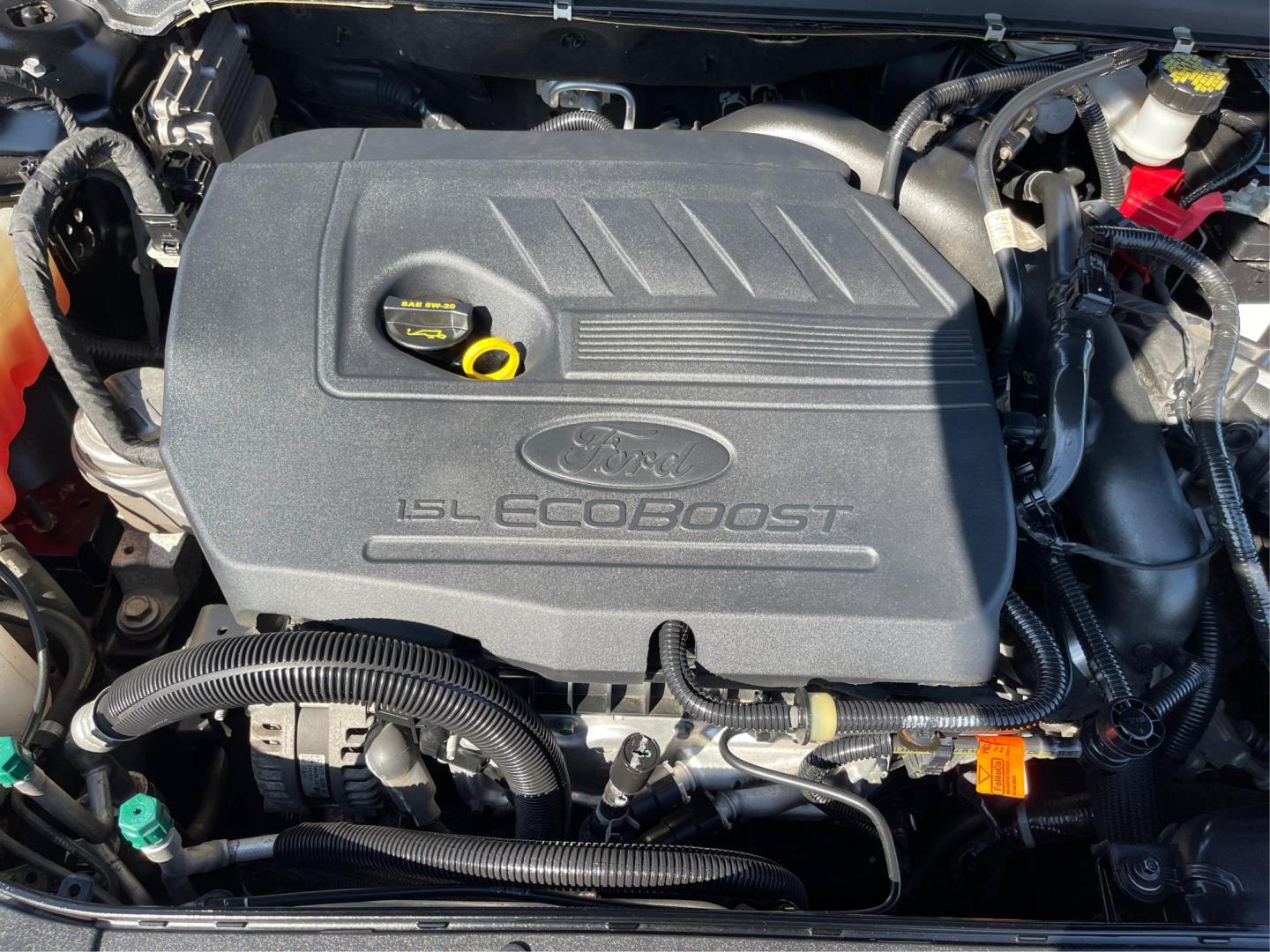 2017 Ford Fusion SE (3FA6P0HD1HR) with an 1.5L L4 DOHC 16V engine, 6-Speed Automatic transmission, located at 1230 East Main St, Xenia, OH, 45385, (937) 908-9800, 39.688026, -83.910172 - Photo#10