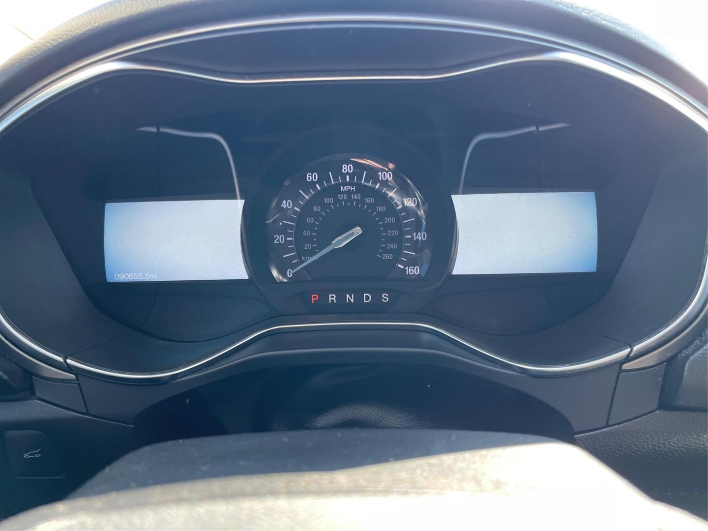 2017 Ford Fusion SE (3FA6P0HD1HR) with an 1.5L L4 DOHC 16V engine, 6-Speed Automatic transmission, located at 1230 East Main St, Xenia, OH, 45385, (937) 908-9800, 39.688026, -83.910172 - Photo#14