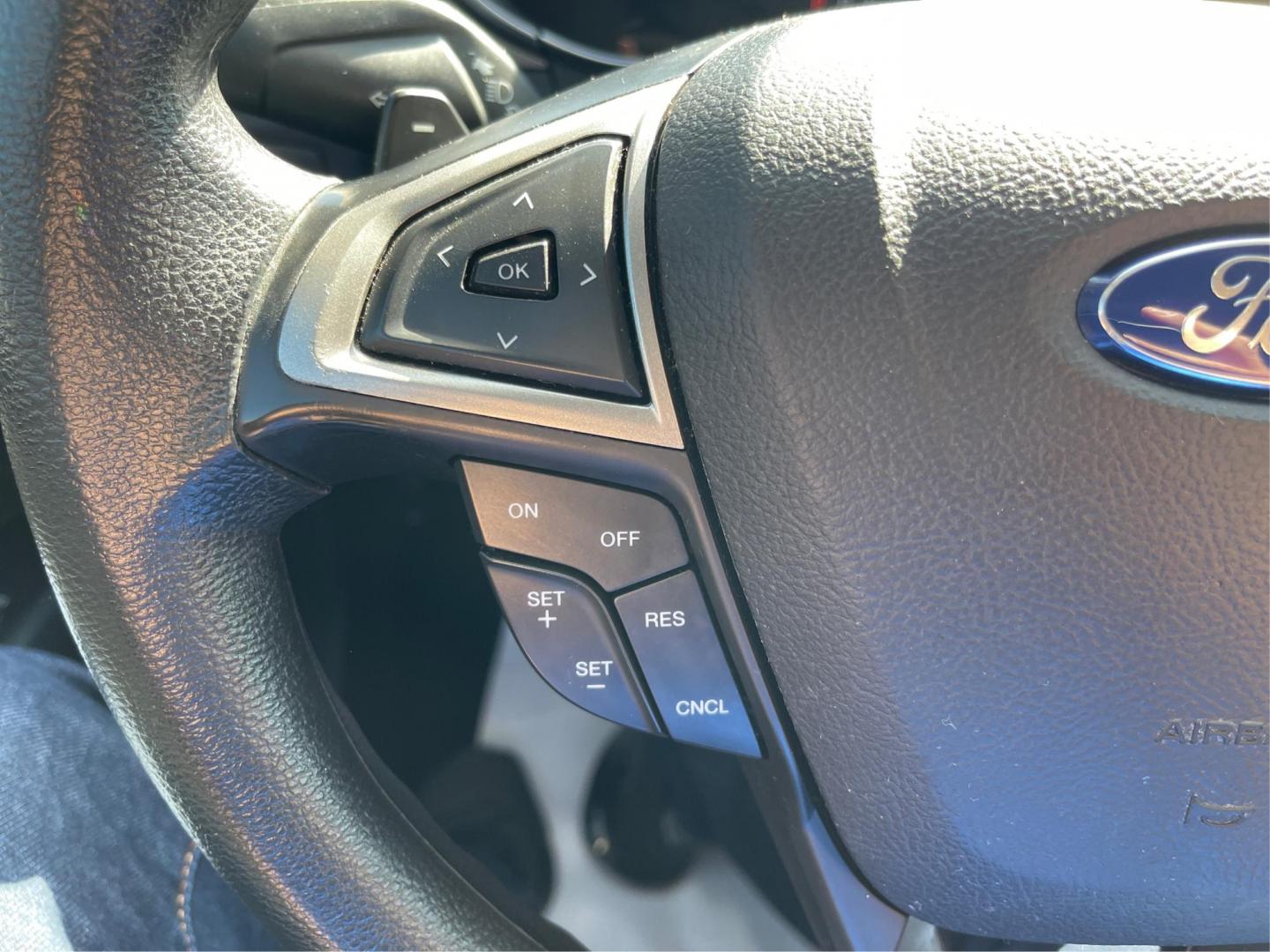 2017 Ford Fusion SE (3FA6P0HD1HR) with an 1.5L L4 DOHC 16V engine, 6-Speed Automatic transmission, located at 1230 East Main St, Xenia, OH, 45385, (937) 908-9800, 39.688026, -83.910172 - Photo#15