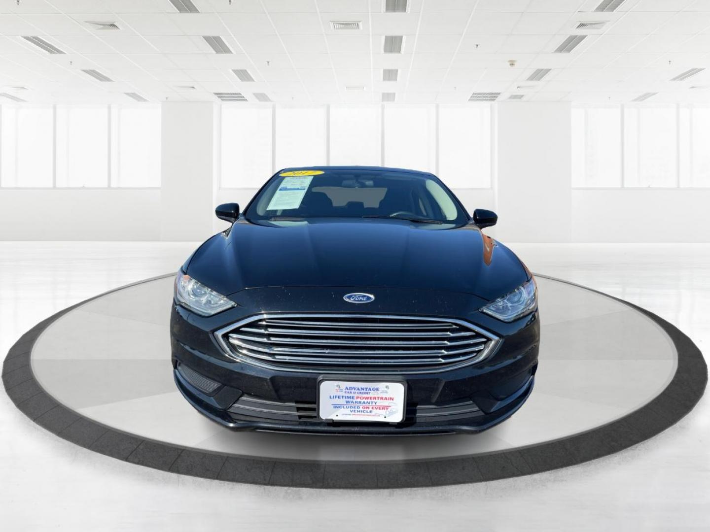 2017 Ford Fusion SE (3FA6P0HD1HR) with an 1.5L L4 DOHC 16V engine, 6-Speed Automatic transmission, located at 1230 East Main St, Xenia, OH, 45385, (937) 908-9800, 39.688026, -83.910172 - Photo#6