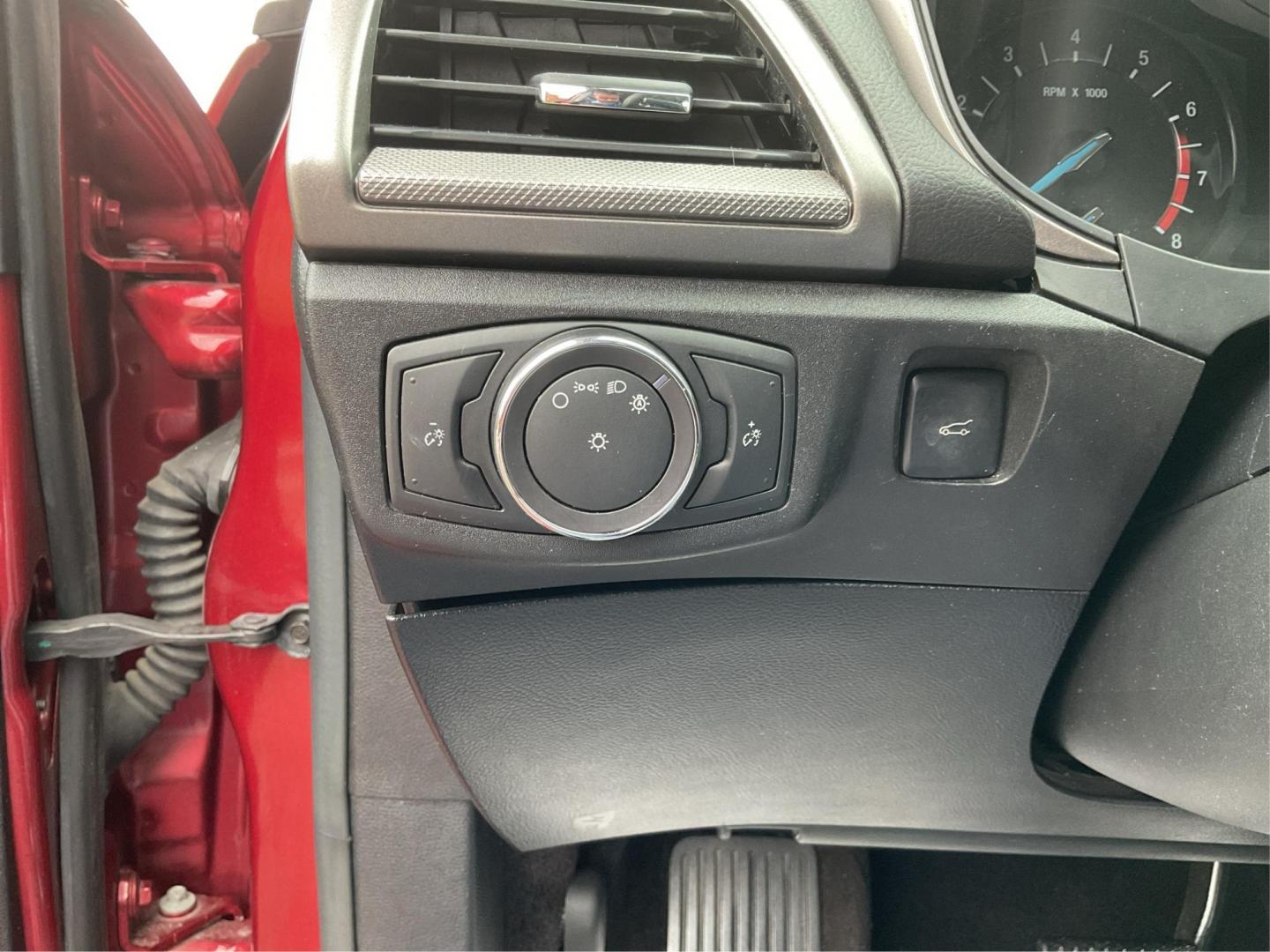 2017 Ford Fusion SE (3FA6P0H7XHR) with an Other engine, located at 4508 South Dixie Dr, Moraine, OH, 45439, (937) 908-9800, 39.689976, -84.218452 - Photo#16