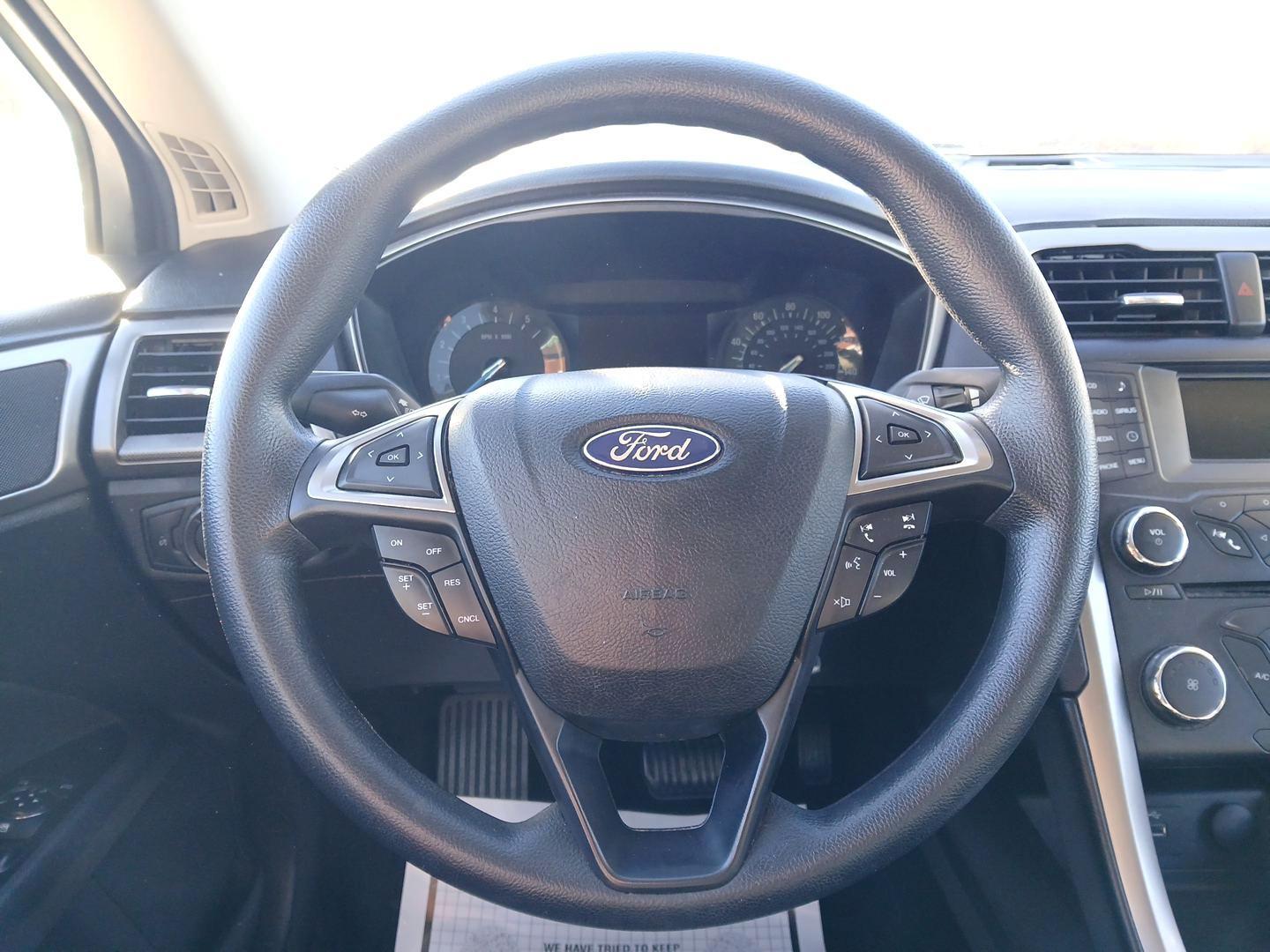 2017 Ford Fusion SE (3FA6P0H74HR) with an 2.5L L4 DOHC 16V engine, 6-Speed Automatic transmission, located at 401 Woodman Dr, Riverside, OH, 45431, (937) 908-9800, 39.760899, -84.123421 - Photo#15