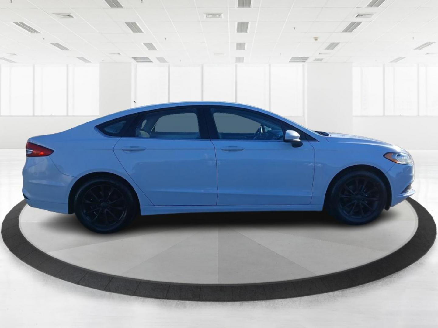 2017 Ford Fusion SE (3FA6P0H74HR) with an 2.5L L4 DOHC 16V engine, 6-Speed Automatic transmission, located at 401 Woodman Dr, Riverside, OH, 45431, (937) 908-9800, 39.760899, -84.123421 - Photo#1