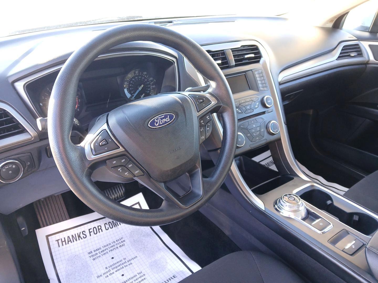 2017 Ford Fusion SE (3FA6P0H74HR) with an 2.5L L4 DOHC 16V engine, 6-Speed Automatic transmission, located at 401 Woodman Dr, Riverside, OH, 45431, (937) 908-9800, 39.760899, -84.123421 - Photo#8