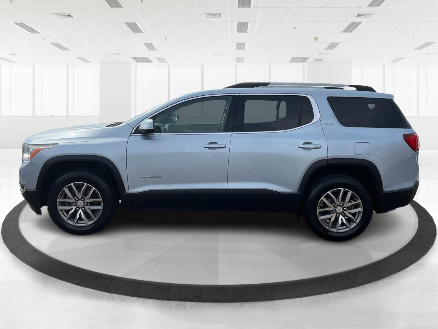 2017 GMC Acadia SLE-2 (1GKKNSLA3HZ) with an Other engine, located at 8750 N County Rd 25A, Piqua, OH, 45356, (937) 908-9800, 40.164391, -84.232513 - Photo#5
