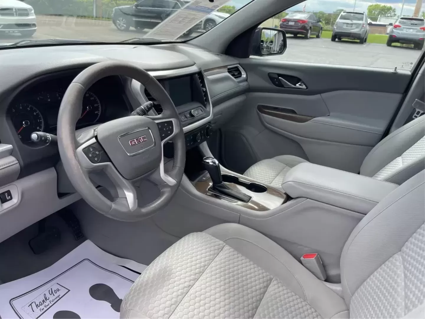 2017 GMC Acadia SLE-1 (1GKKNKLA5HZ) with an 2.5L I-4 gasoline direct injection engine, located at 1230 East Main St, Xenia, OH, 45385, (937) 908-9800, 39.688026, -83.910172 - Photo#7