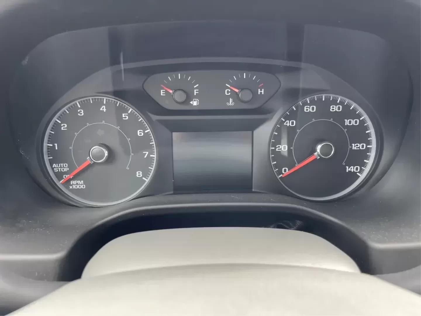 2017 GMC Acadia SLE-1 (1GKKNKLA5HZ) with an 2.5L I-4 gasoline direct injection engine, located at 1230 East Main St, Xenia, OH, 45385, (937) 908-9800, 39.688026, -83.910172 - Photo#13