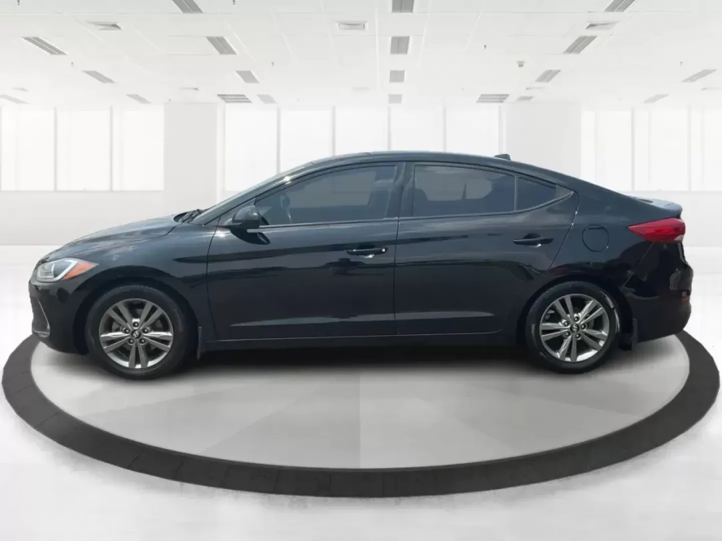 2017 Hyundai Elantra Value Edition (5NPD84LF6HH) with an Nu 2L I-4 DOHC engine, located at 8750 N County Rd 25A, Piqua, OH, 45356, (937) 908-9800, 40.164391, -84.232513 - Photo#5