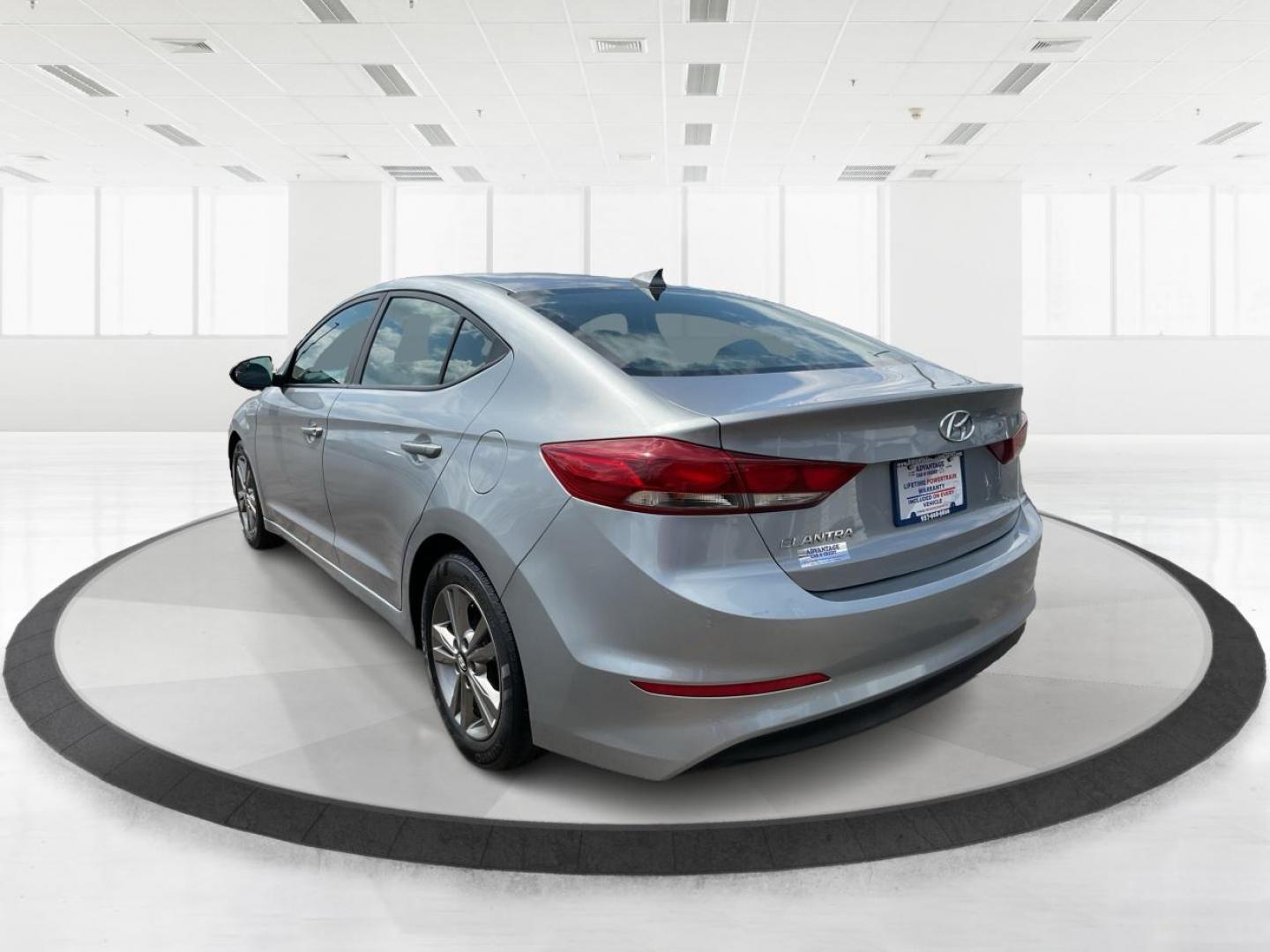 2017 Hyundai Elantra SE (5NPD84LF1HH) with an Nu 2L I-4 DOHC engine, located at 880 E. National Road, Vandalia, OH, 45377, (937) 908-9800, 39.891918, -84.183594 - Photo#4